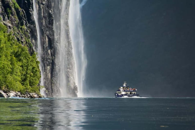 From Ålesund: Round Trip Fjord Cruise to Geirangerfjord - Sunnylvsfjorden and the value of the audio guide