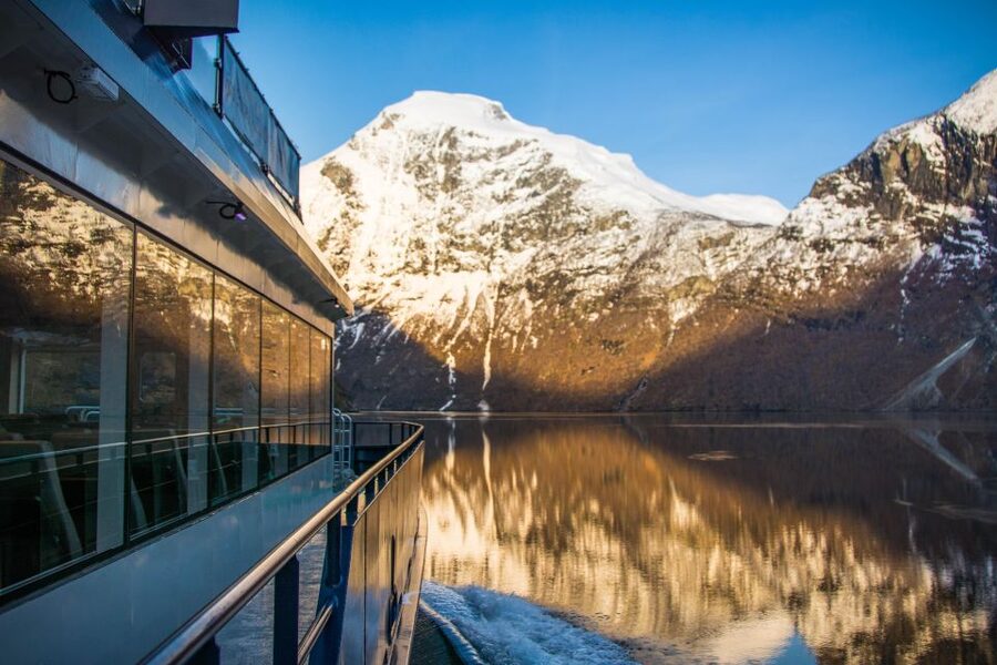 From Ålesund: Winter Fjord Cruise to Geirangerfjord - The final 45 minutes through Geirangerfjord