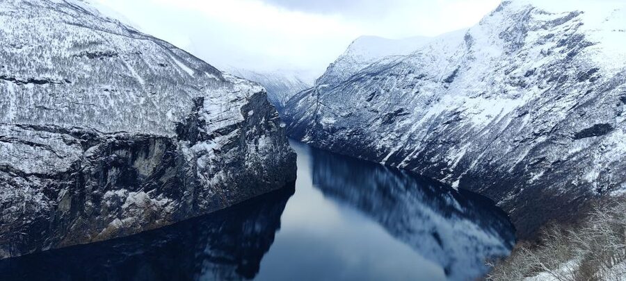 From Ålesund: Winter Fjord Cruise to Geirangerfjord - Who should book this fjord cruise?