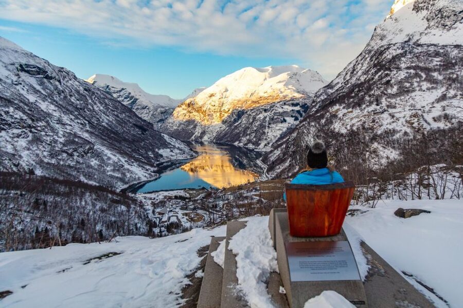 From Ålesund: Winter Fjord Cruise to Geirangerfjord - Why the Fjord Ranger talks matter