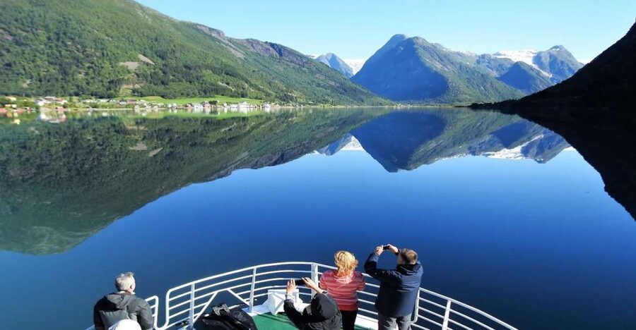 From Balestrand: Fjord Cruise to Fjærland- Round trip - Arriving in Fjærland at 13:25