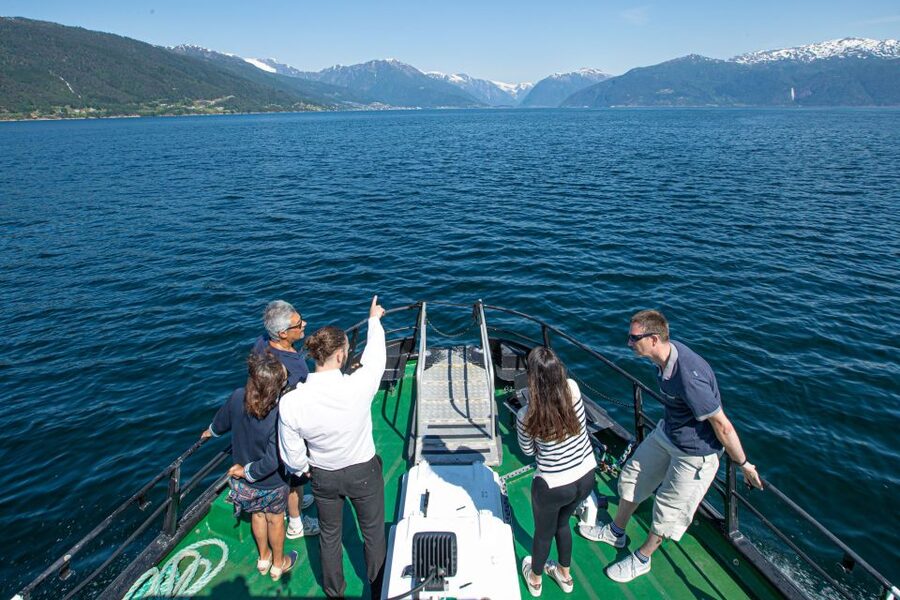 From Balestrand: Guided Fjord & Glacier Tour to Fjærland - The 14:35 approach to Bøyabreen Glacier