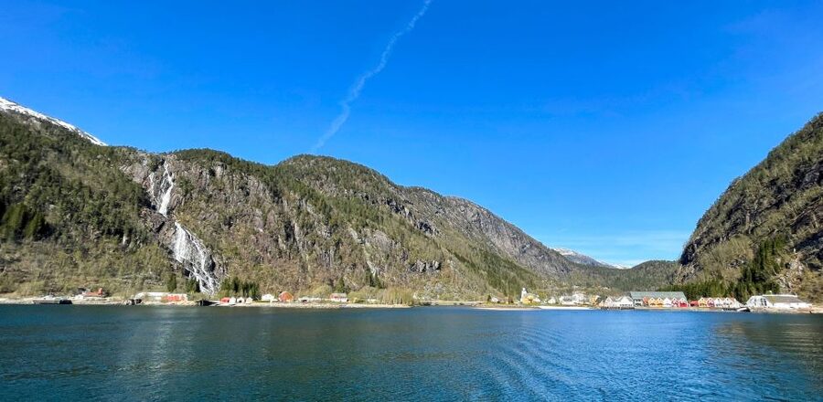 From Bergen: Modalen Private Fjord Cruise with Waterfalls - Entering the narrow fjords of Modalen