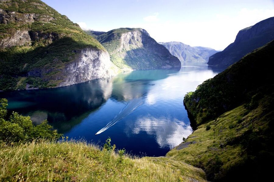 From Bergen: Private Tour to Sognefjord, Gudvangen, & Flåm - From Bergen through Voss and Dale