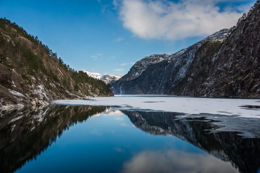From Bergen: The Original Fjord Cruise to Mostraumen - Commentary, music, and the pace of the journey