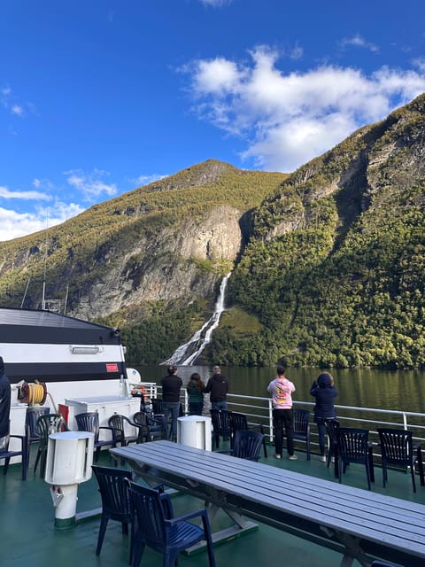 From Geiranger: Dalsnibba & Eagle Road Private Tour & Picnic - Why the private format matters