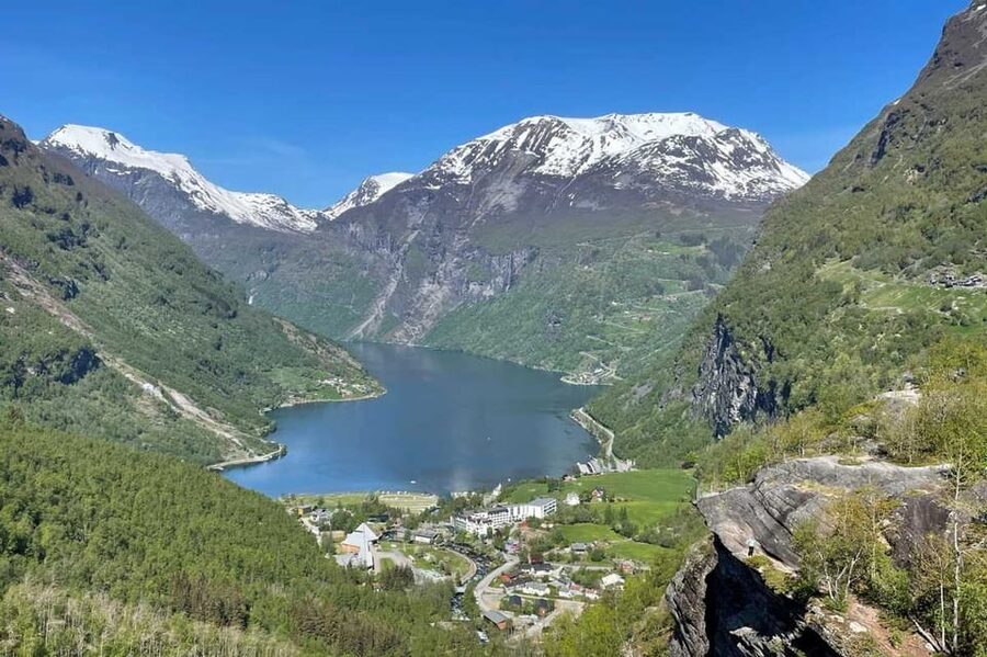 From Hellesylt: The Best of Geiranger Shore Excursion - A practical pause in Stryn