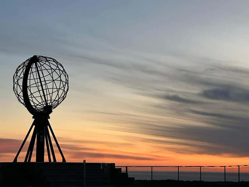 From Honningsvåg: North Cape and King Crabs Tour - What the guides add to the day