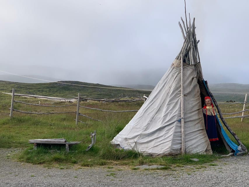 From Honningsvåg: VIP North Cape and Kingcrab Tour - Reaching North Cape and the Globe Monument