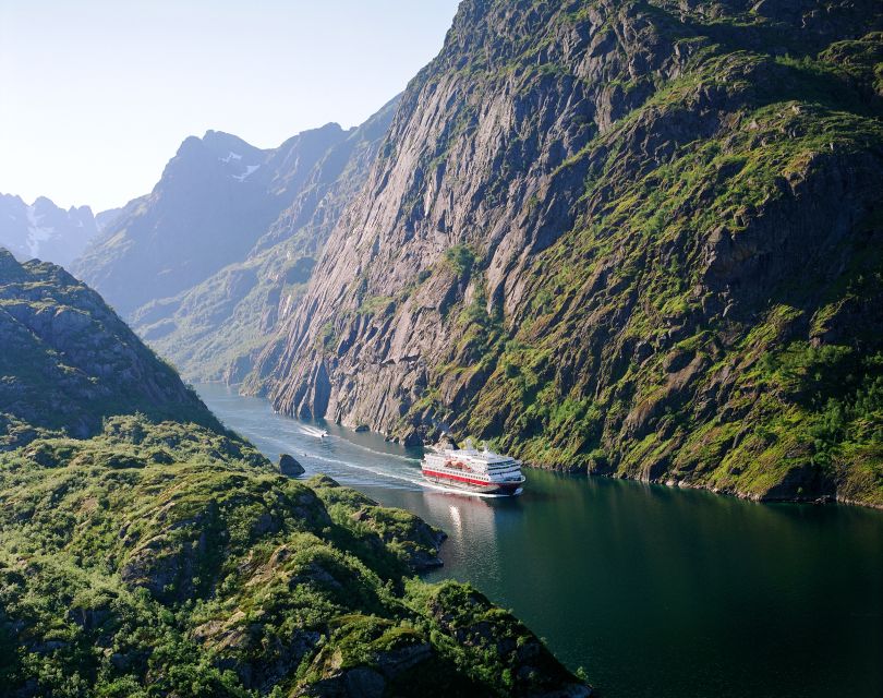 From Svolvær: Hurtigruten Cruise into Trollfjord - What the long schedule feels like