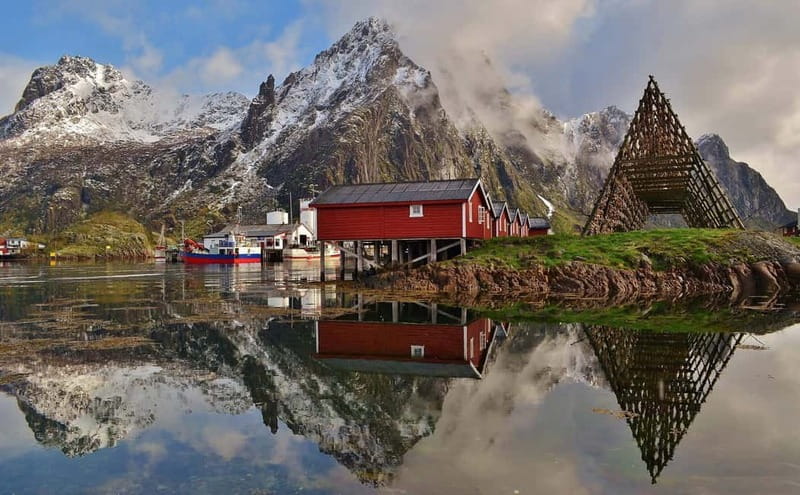 From Svolvær: Lofoten RIB Sea Eagle Safari Trollfjord Cruise - Entering Trollfjord by water