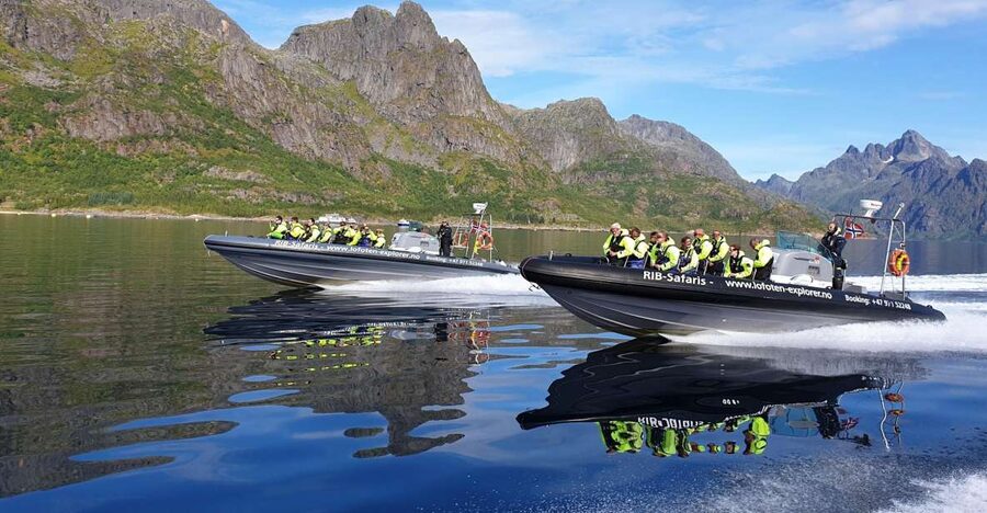 From Svolvaer: Trollfjorden Wildlife RIB Cruise - White beaches, old coastal sites, and Skrova