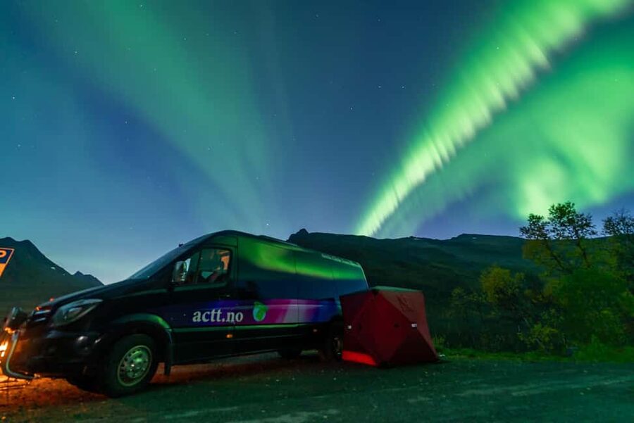 From Tromsø: Aurora Minibus Chase with Portrait and Hot Meal - Taking photos when the aurora appears