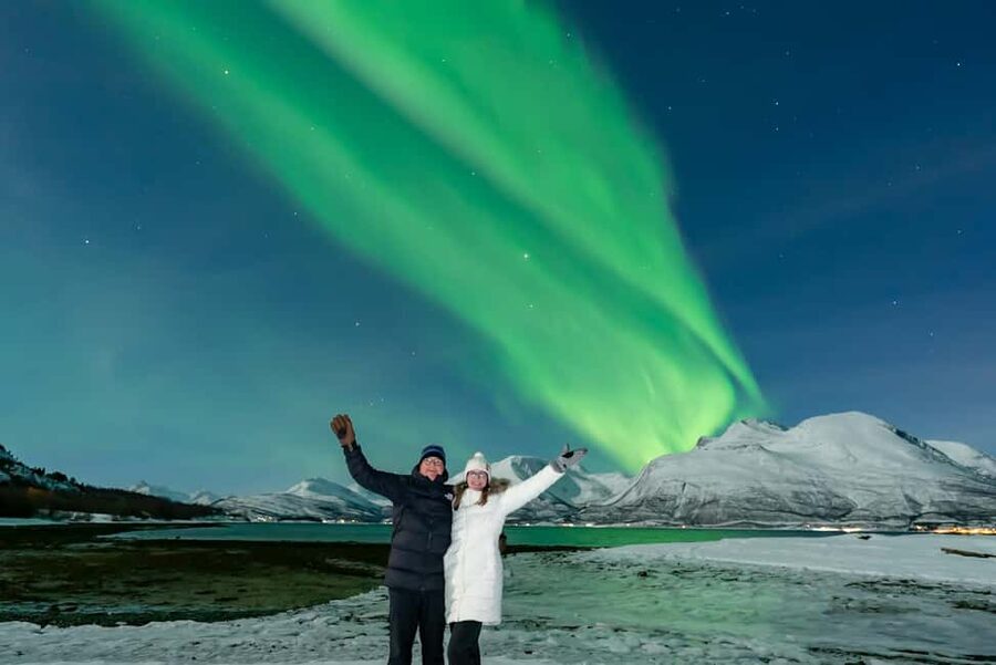 From Tromsø: Aurora Minibus Chase with Portrait and Hot Meal - What the eight-hour schedule really means