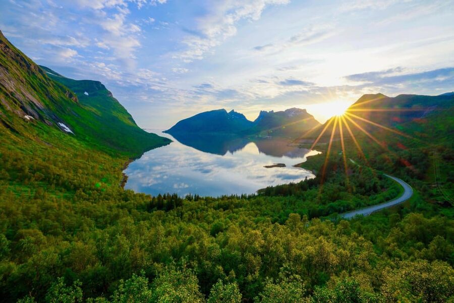 From Tromsø:（Chinese）Senja Day Trip - Botnhamn and the route back