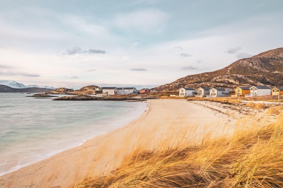 From Tromsø: Kayak trip with lunch and sauna at Sommarøy - Four hours to explore Sommarøy at your own speed
