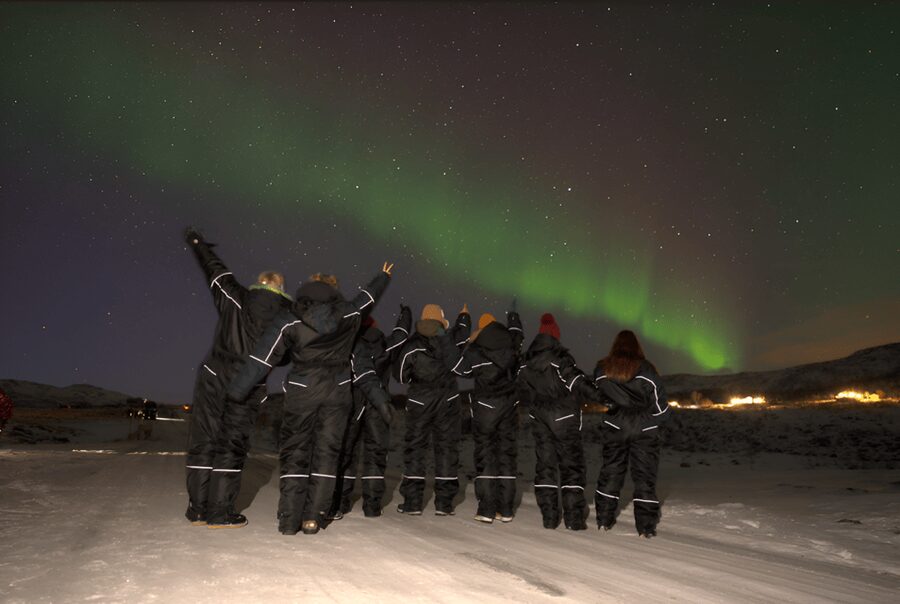 From Tromsø: Northern Lights Tour in Minibus with Photos - A realistic evening itinerary