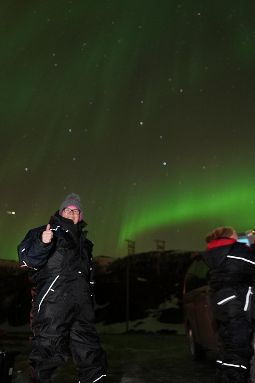 From Tromsø: Northern Lights Tour with Hot Drinks and Photos - Why this is more than a fixed viewing stop