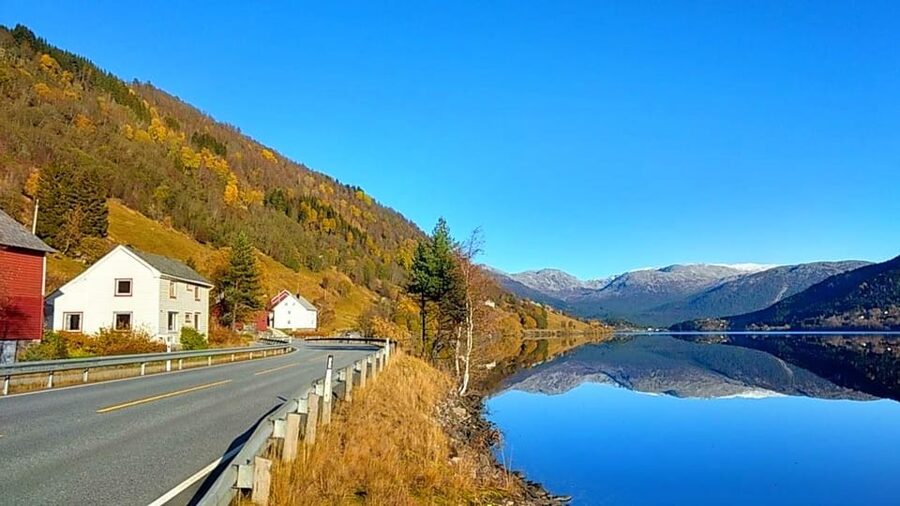 Full day private tour to Flåm - The Flåmsbana railway is worth the tight schedule