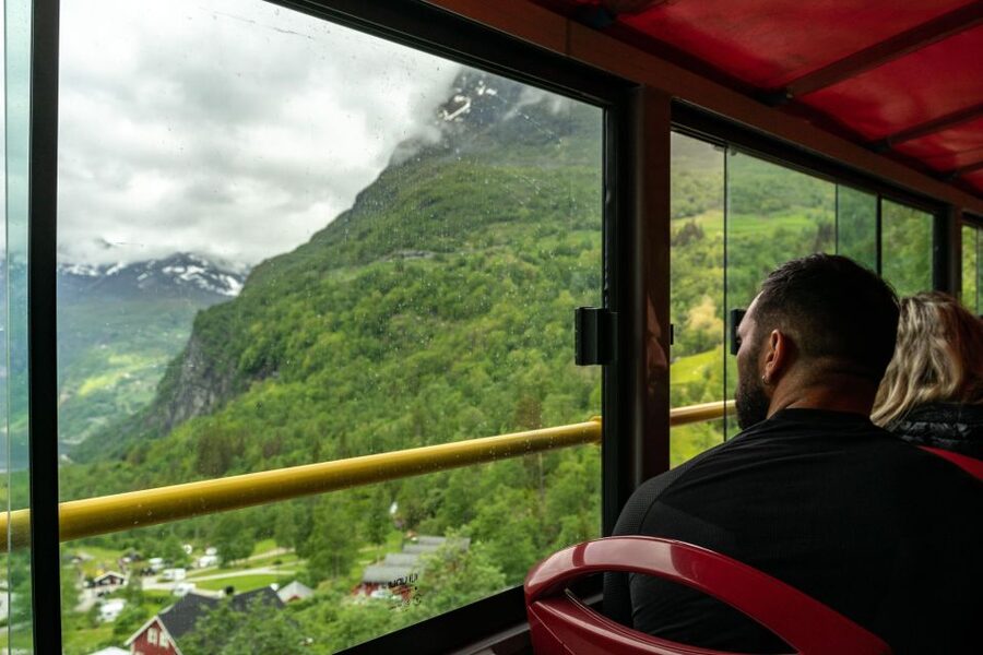 Geiranger: City Sightseeing Hop-On Hop-Off Bus Tour - Flydalsjuvet Viewpoint and the main photo stop