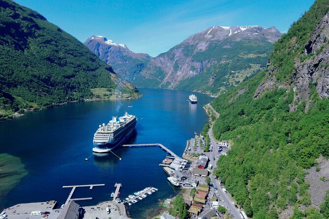 Geiranger: Excursions.no Geiranger Highlights - Flydalsjuvet: Geiranger’s classic photo stop