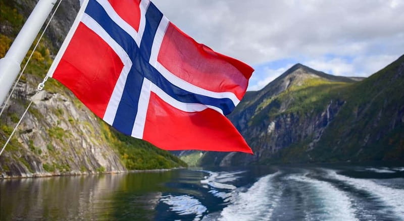 Geiranger: Fjord and Waterfalls Sightseeing Boat Trip - Bridal Veil and The Suitor