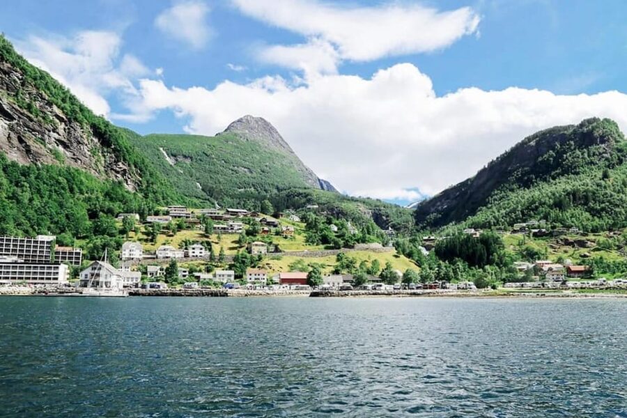 Geiranger Fjord Boat Tour with Waterfall Tasting - Why this one-hour Geirangerfjord cruise works
