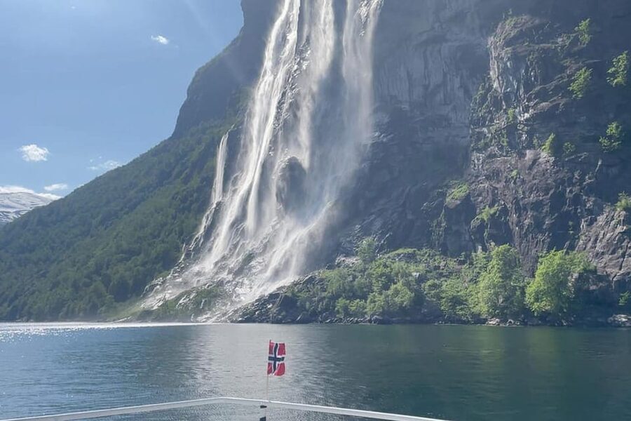 Geiranger Fjord Boat Tour with Waterfall Tasting - Friaren and the waterfall water tasting