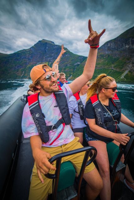 Geiranger: Guided Geirangerfjord Boat Tour - Small groups and guide quality