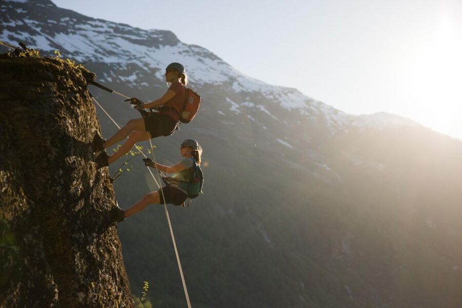Geiranger: Rappelling tour with epic view - What to bring for a three to four-hour outing