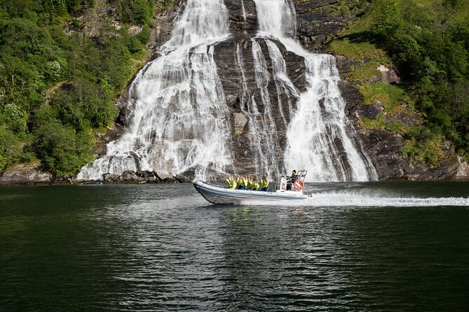 Geiranger: RIB Fjordsafari Geirangefjord - Friaren and the old mountain farms