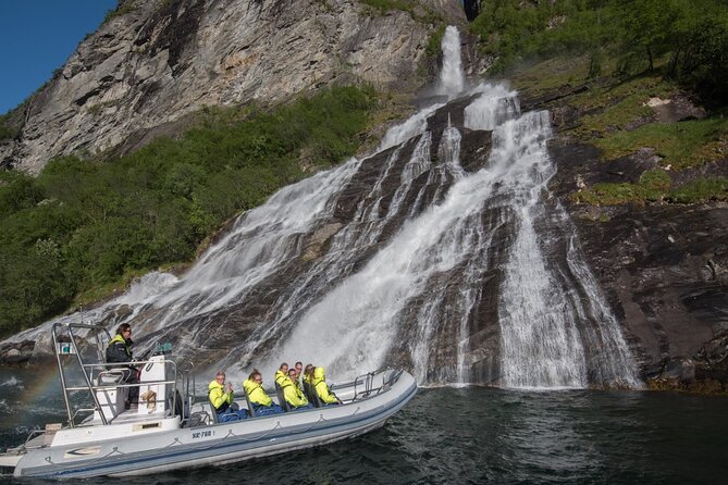 Geiranger: RIB Fjordsafari Geirangefjord - The guide can shape the whole hour