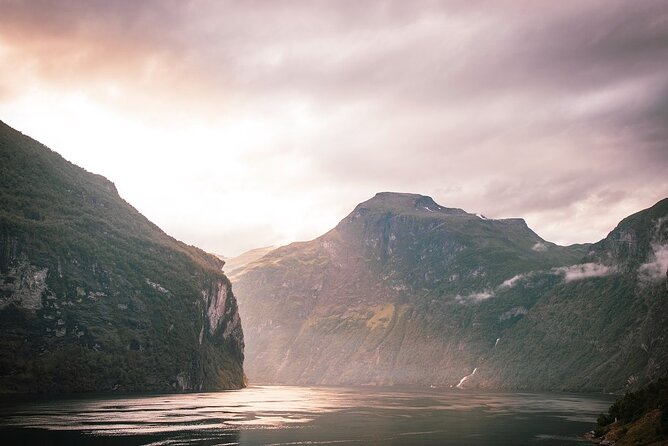 Guided Boat Tour in Geiranger - A closer look at comfort, speed, and safety