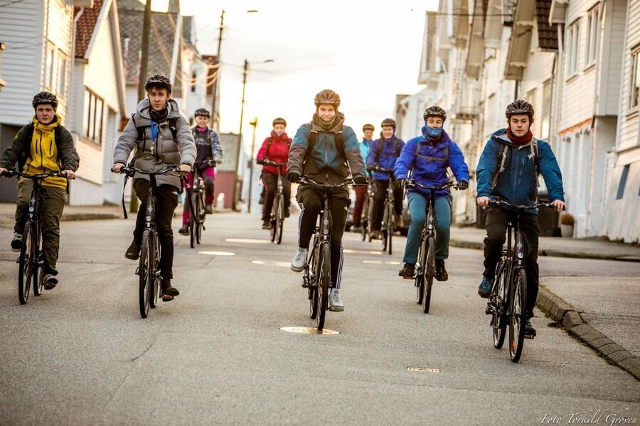 Guided E-Bike Tour in Haugesund: city, vikings, Rising Tides - Starting at the cruise pier with a short safety lesson