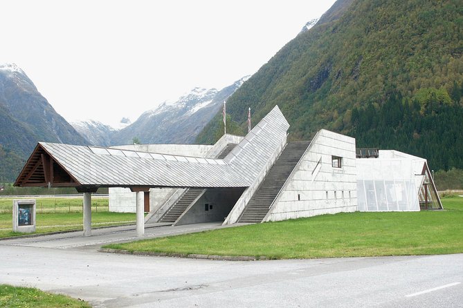 Guided Fjord & Glacier Tour - From BERGEN - Bøyabreen is a viewpoint, not an expedition