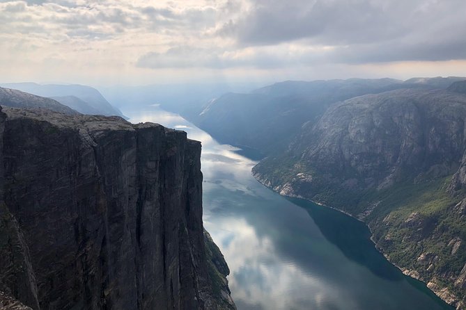 Guided hike to Kjerag and Kjeragbolten - Reaching the Kjerag trailhead