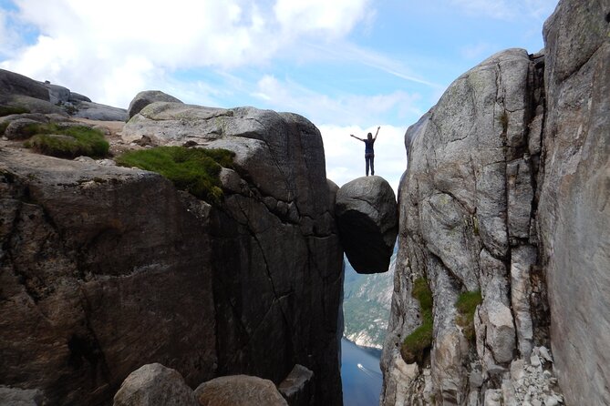 Guided hike to Kjerag and Kjeragbolten - The fjord view and Kjeragbolten