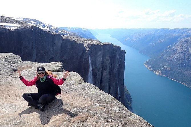 Guided hike to Kjerag and Kjeragbolten - The 7 a.m. pickup from Stavanger