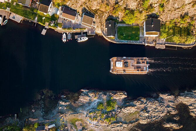 Guided Sightseeing Cruise on Oslofjord by Premium Silent Boat - Island life, wildlife, and the open fjord