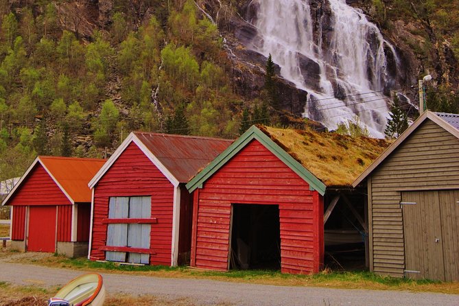 GUIDED TOUR: Secrets of the Fjords - the Osterfjord and Mo, 6.5 hours - Skipshelleren and the Bolstadfjord walk