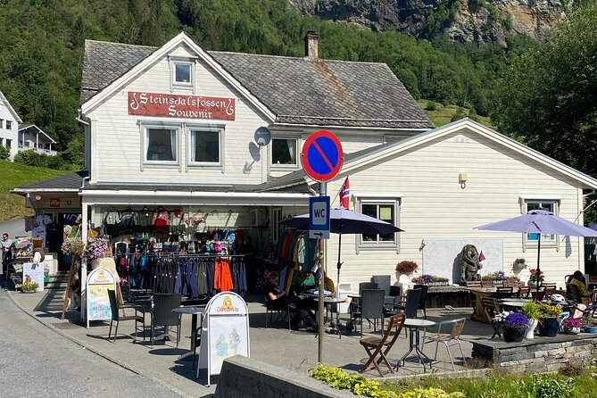 Guided tour to Hardanger Fjord, Waterfalls and Ferry Crossing - Jondal to Tørvikbygd, the second ferry