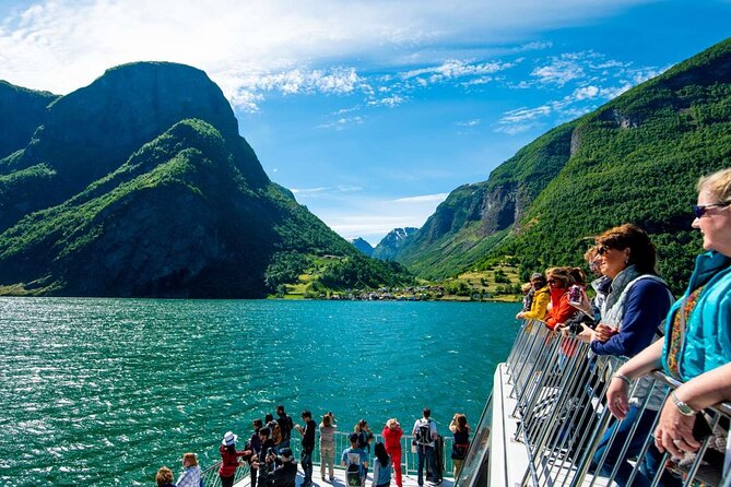 Guided Tour To Nærøyfjorden, Flåm And Stegastein - Viewpoint Cruise - Stegastein is the day’s great viewpoint