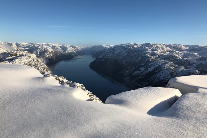 Guided winter hike to Pulpit Rock Preikestolen - Leaving Stavanger at 7:00 am