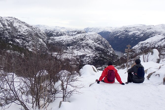 Guided winter hike to Pulpit Rock Preikestolen - Starting the trail to Pulpit Rock