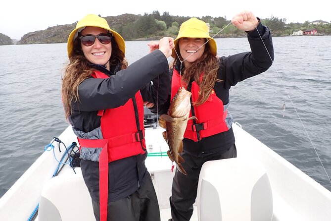 Half Day Fishing and Outdoor Cooking in Bergen - Getting ready for the six-meter boat