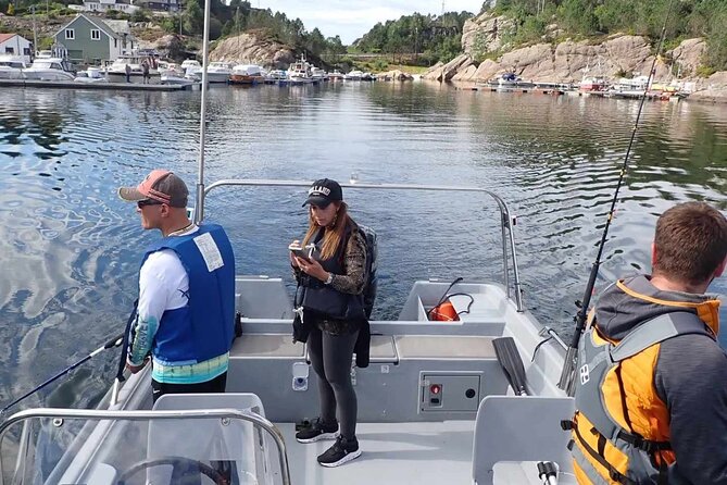 Half Day Fishing and Outdoor Cooking in Bergen - Cooking your catch in the sea house