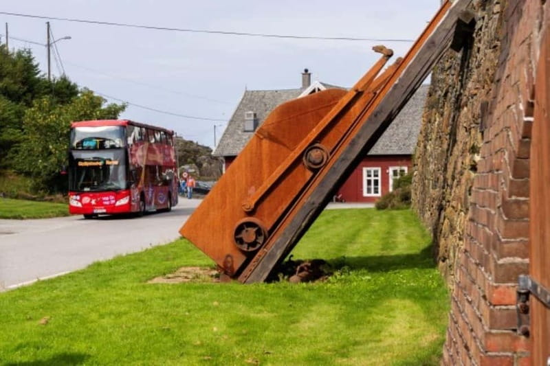 Haugesund: City Sightseeing Hop-On Hop-Off Bus Tour - Stops 5 and 6: City Hall, Var Frelses Church, and the Folk Museum