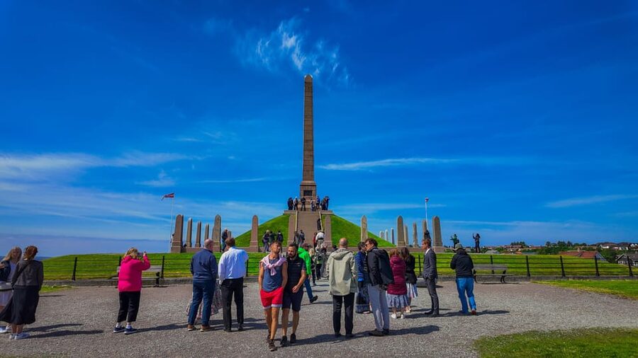 Haugesund: Guided Scenic Minibus tour of Haugesund - Haugesund City Hall and the city drive