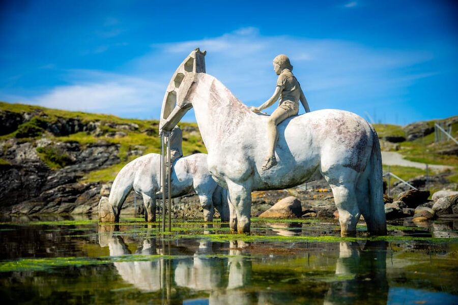 Haugesund: Guided Scenic Minibus tour of Haugesund - Steinsfjellet gives you the big view
