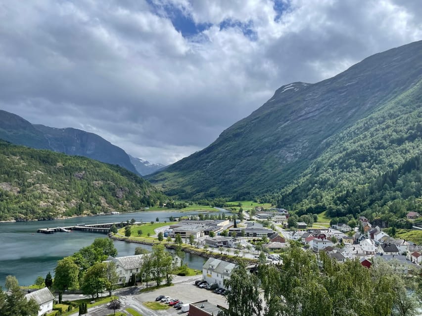 Hellesylt to Norangsdalen: Scenic E-Bike Tour - Lygnstøylvatnet and its submerged ruins